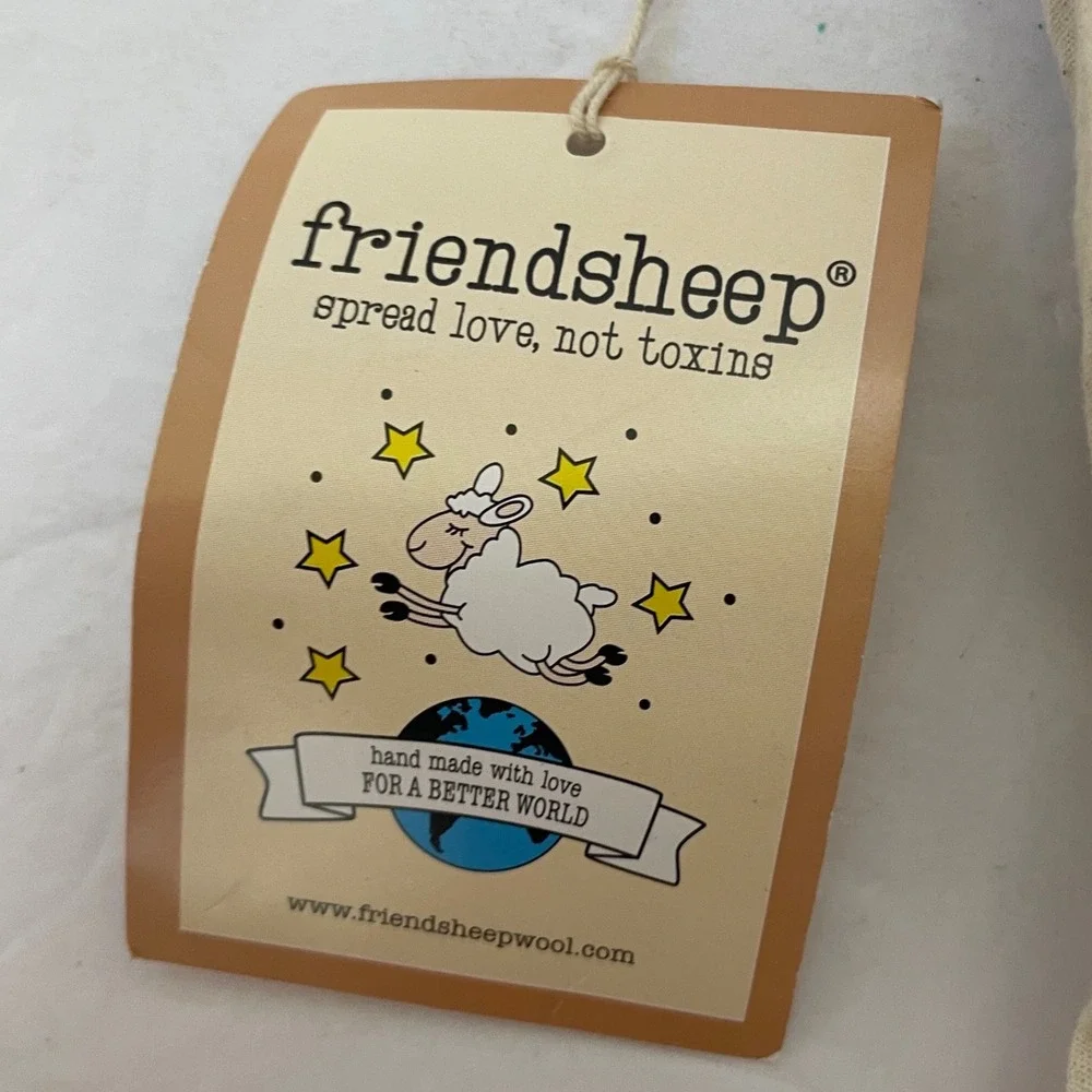NEW WITH TAGS FRIENDSHEEP ECO WOOL‎ PET TOY BALLS BAG OF SIX BALLS